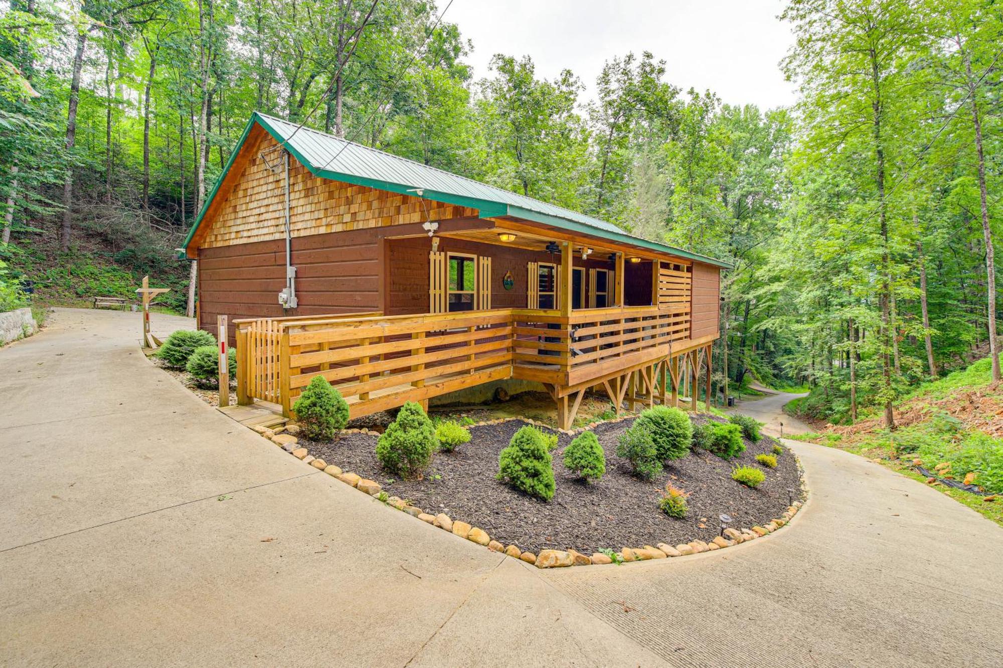 Pet-friendly About 2 Mi To Downtown!