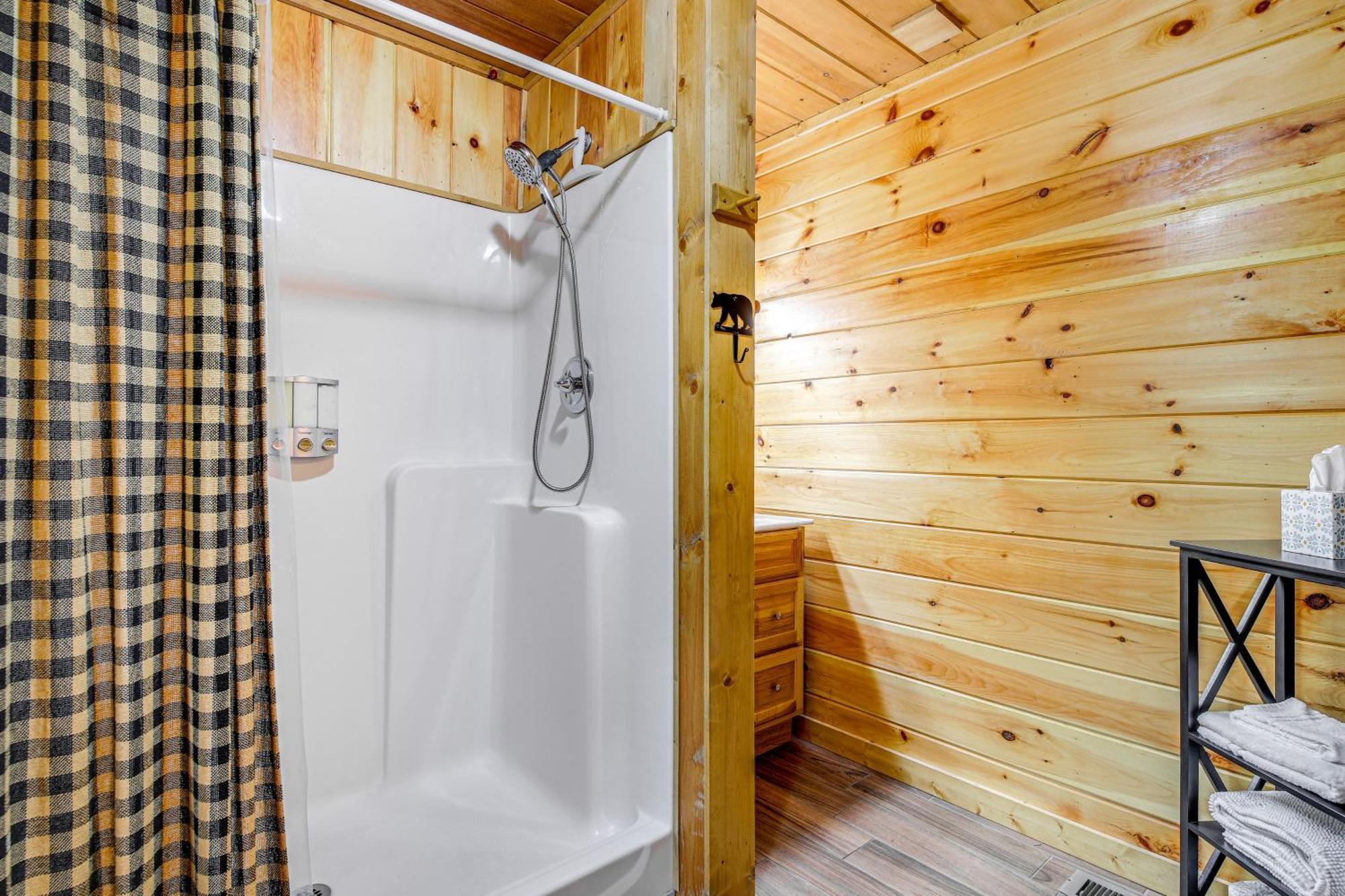 Pet-friendly About 2 Mi To Downtown! Holiday home *