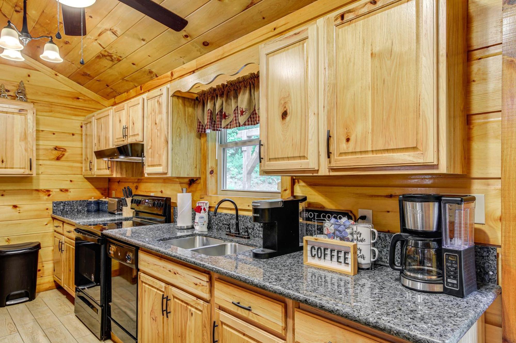 Pet-friendly About 2 Mi To Downtown! Holiday home Gatlinburg