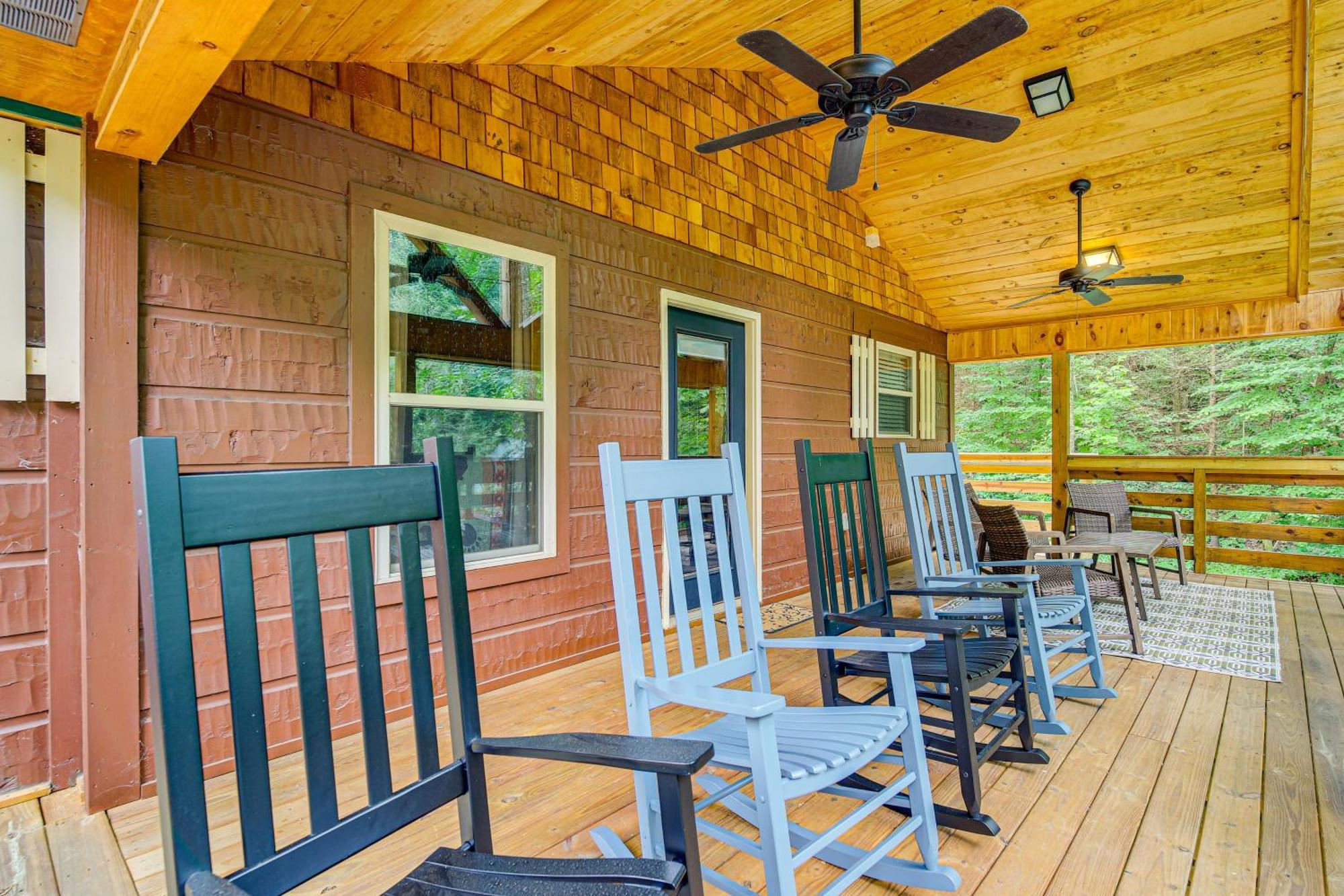 Pet-friendly About 2 Mi To Downtown! *