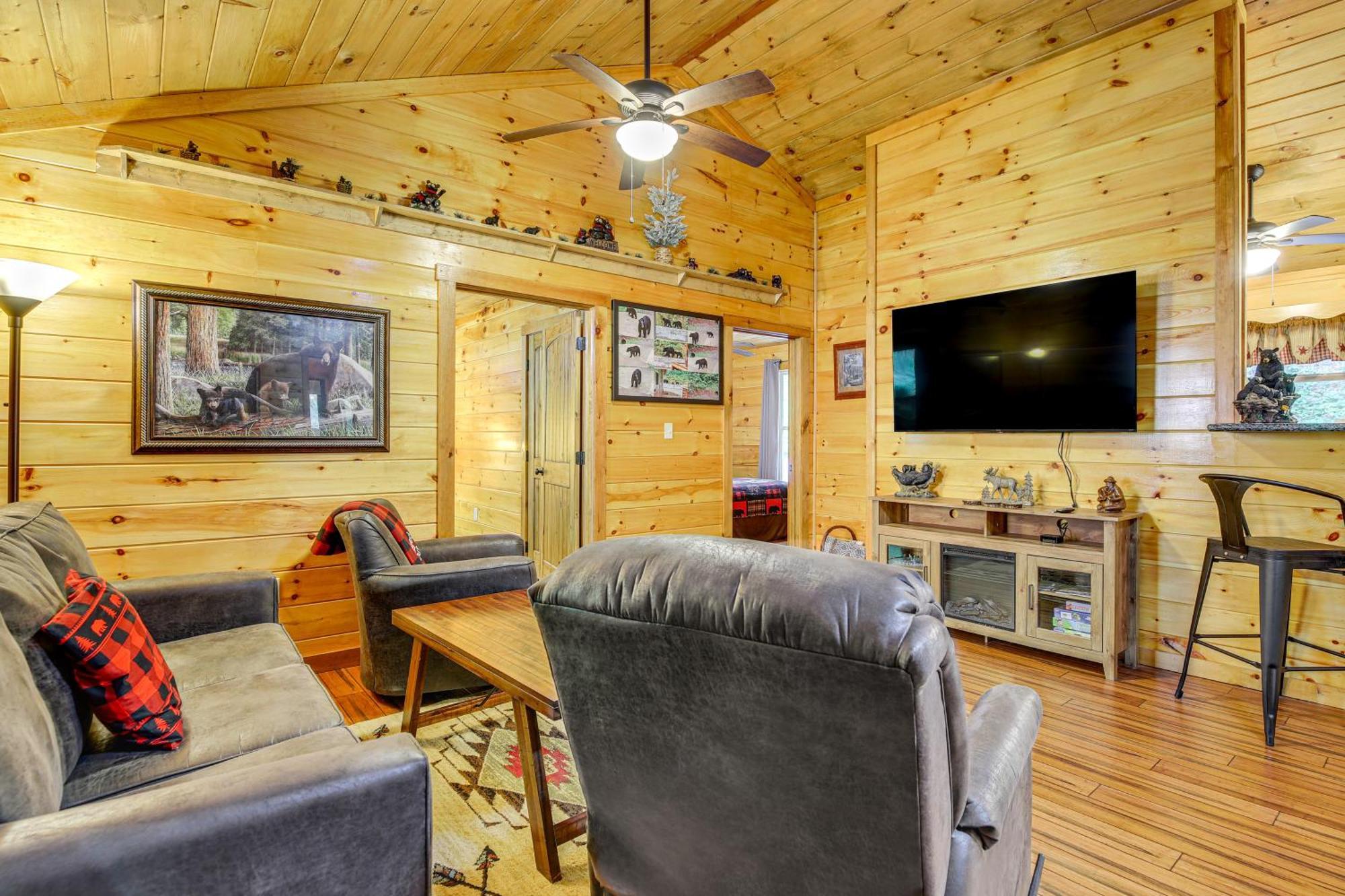Holiday home Pet-friendly About 2 Mi To Downtown! Gatlinburg