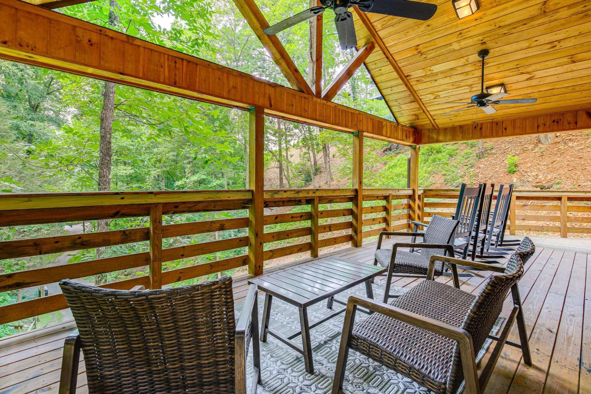 Pet-friendly About 2 Mi To Downtown! Holiday home Gatlinburg