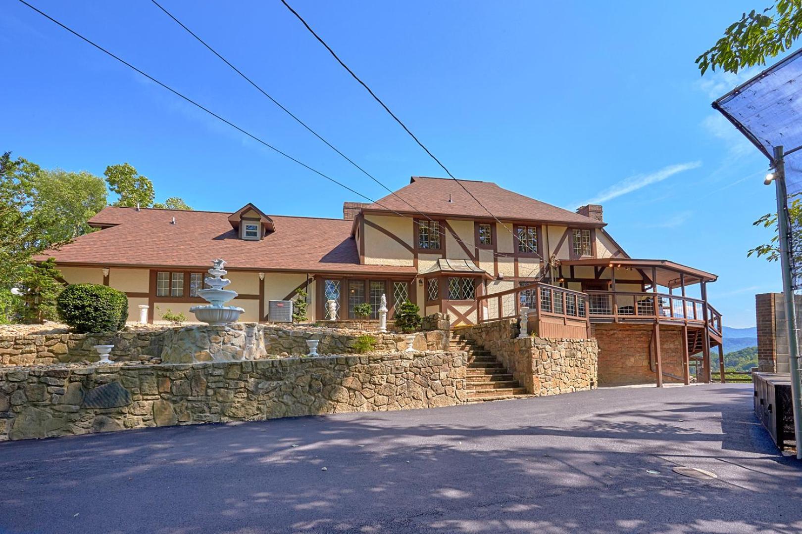 Mountain View Mansion * Gatlinburg