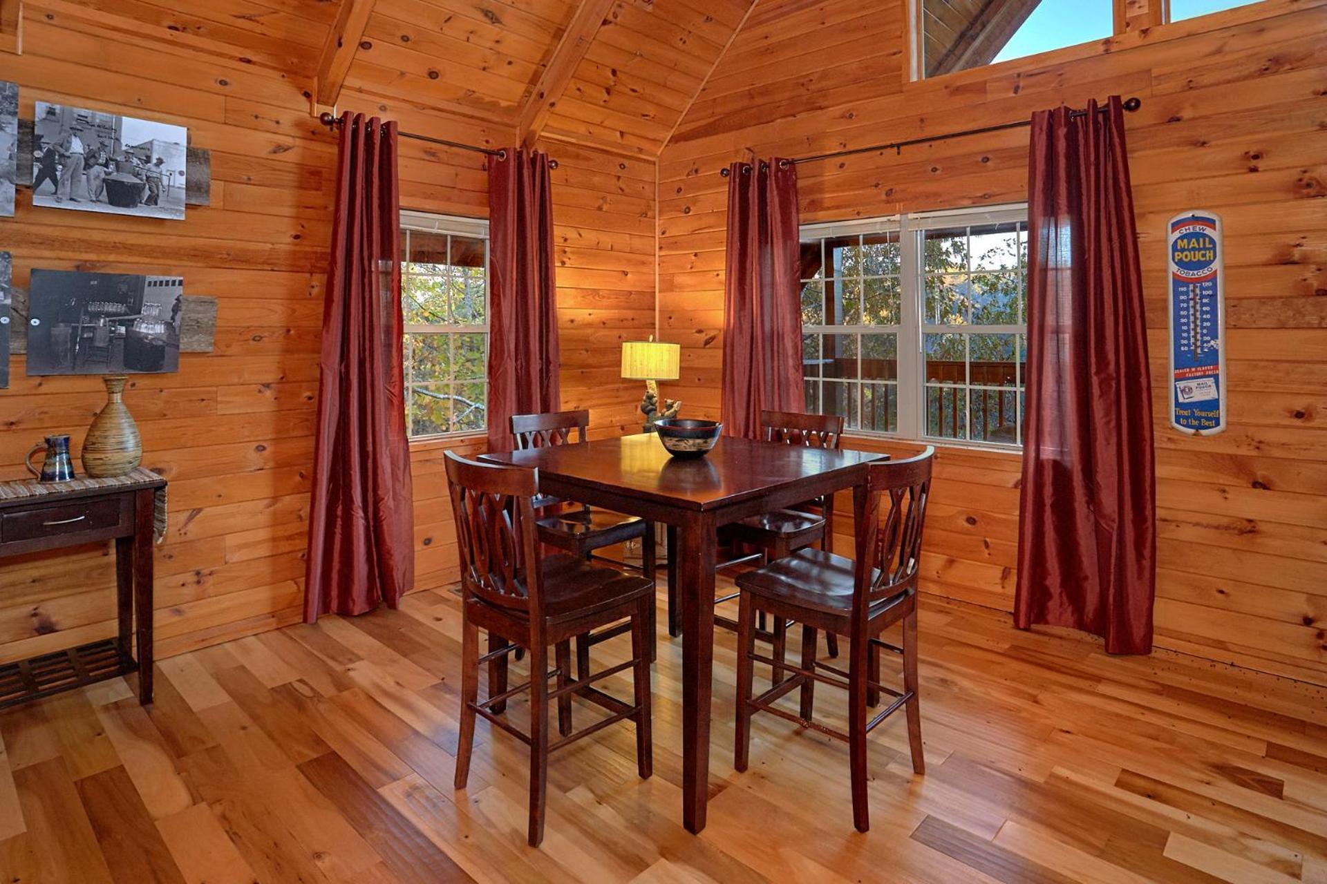 Moonshiners View Apartment Gatlinburg