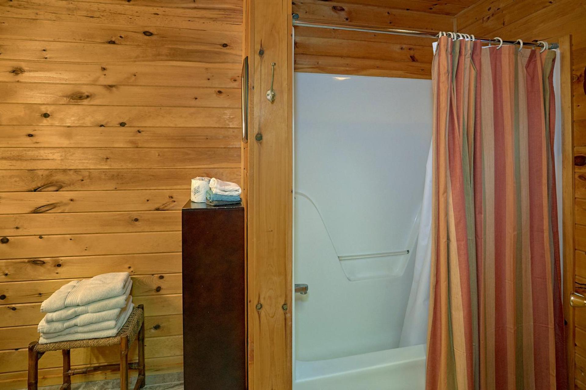 Moonshiners View Apartment Gatlinburg