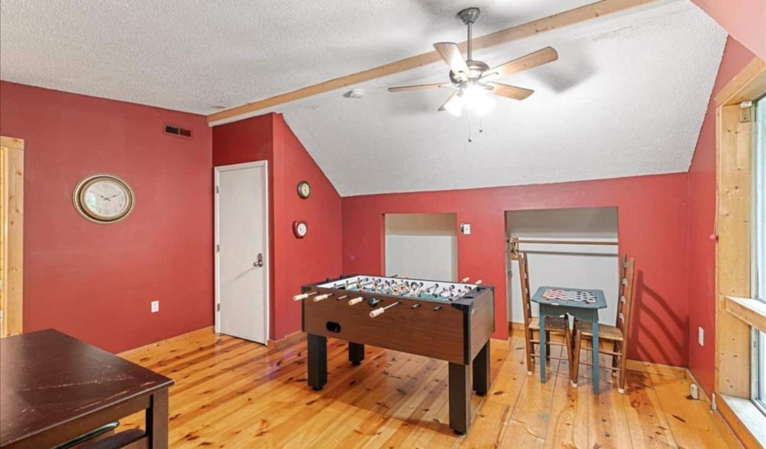 Holiday home Near Downtown, Bbq,hot Tub, Foosball, Fireplace Gatlinburg
