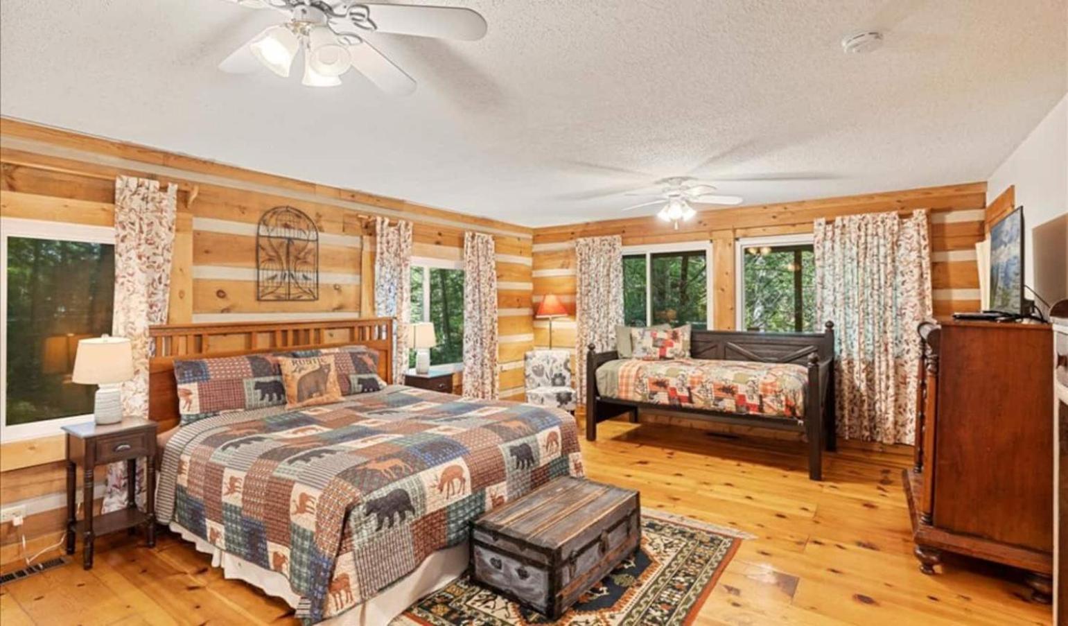 Near Downtown, Bbq,hot Tub, Foosball, Fireplace Holiday home Gatlinburg