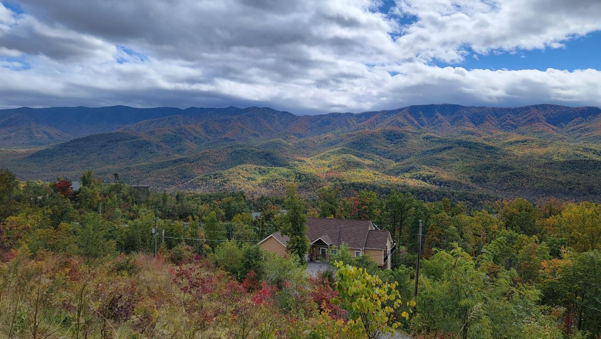 Cozy Cub, Breath Taking Mtn Views, Indoor Pool * Gatlinburg