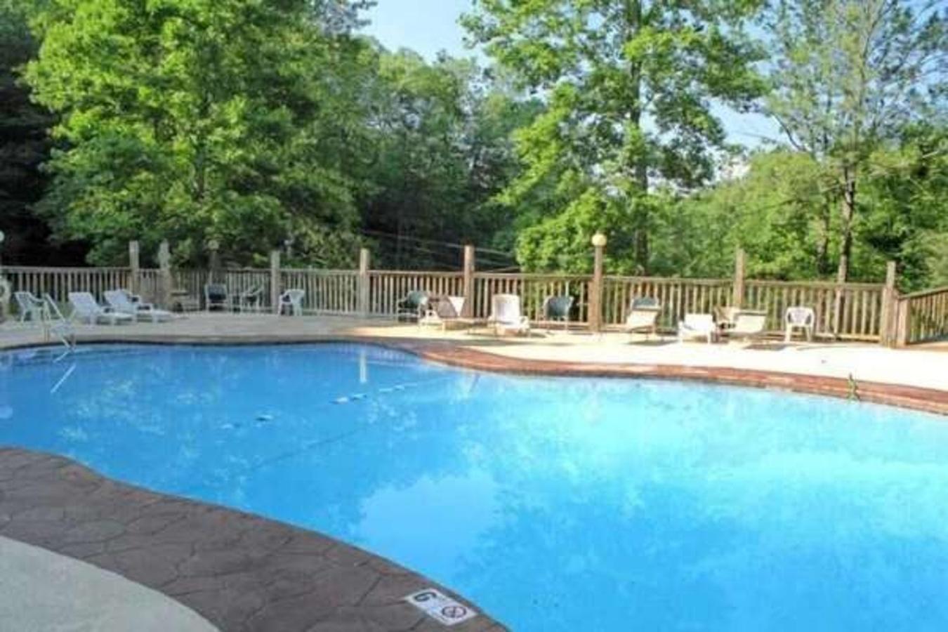 Holiday home A Charming Cabin, Pool, Firepit, Hot Tub-jacuzzi *
