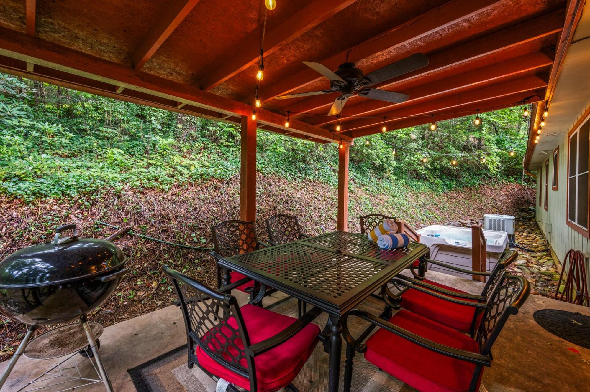 Holiday home Beautiful With Fireplace And Large Game