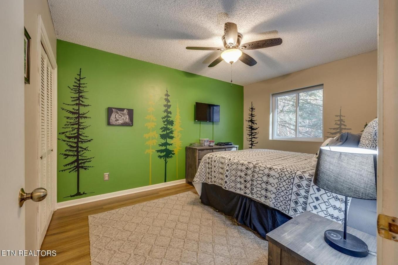 Large Modern-style W Pool, Gym, Game Gatlinburg