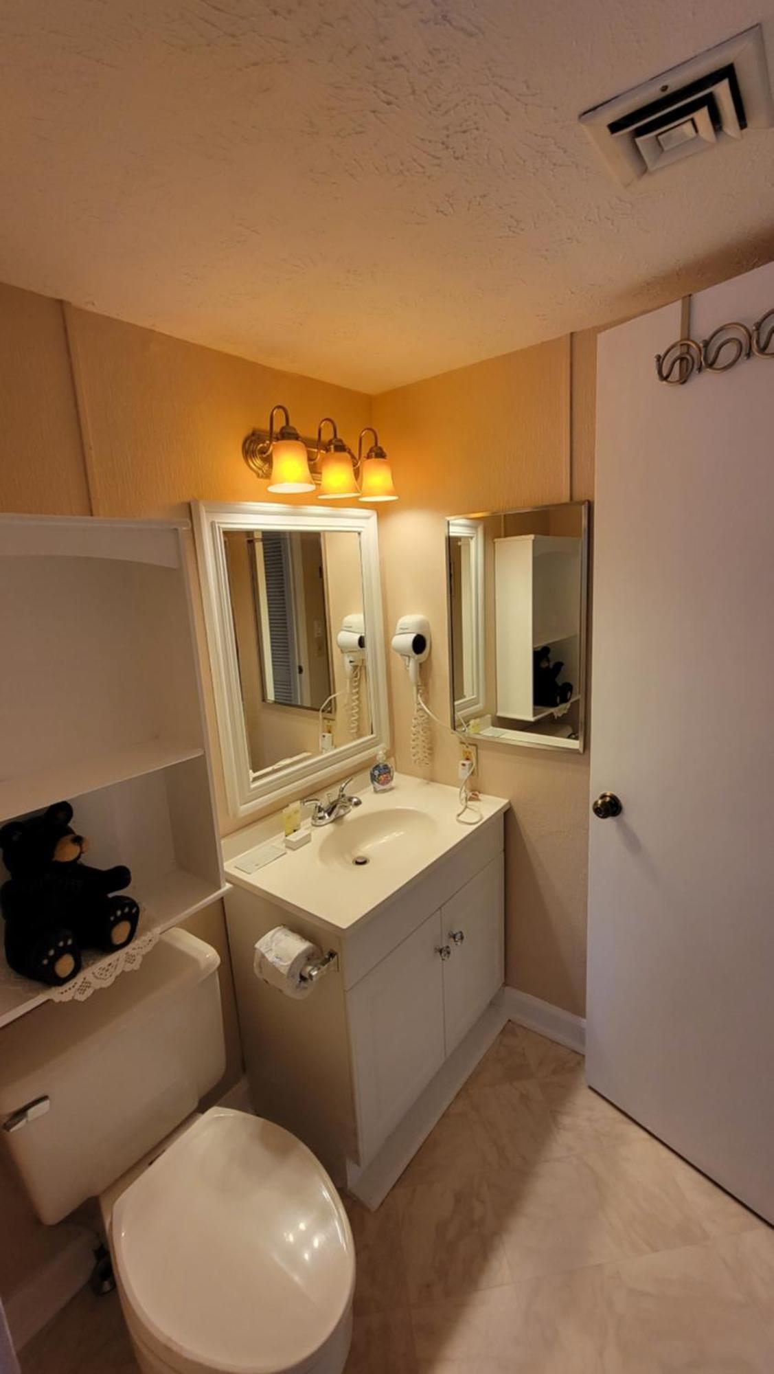 Cozy Cub, Breath Taking Mtn Views, Indoor Pool * Gatlinburg