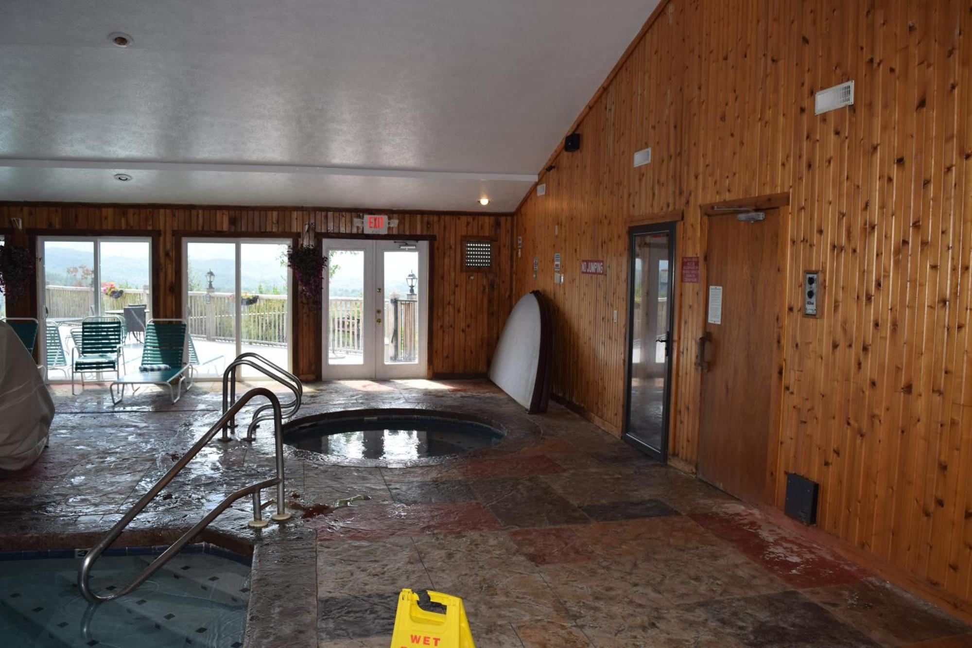 Cozy Cub, Breath Taking Mtn Views, Indoor Pool *