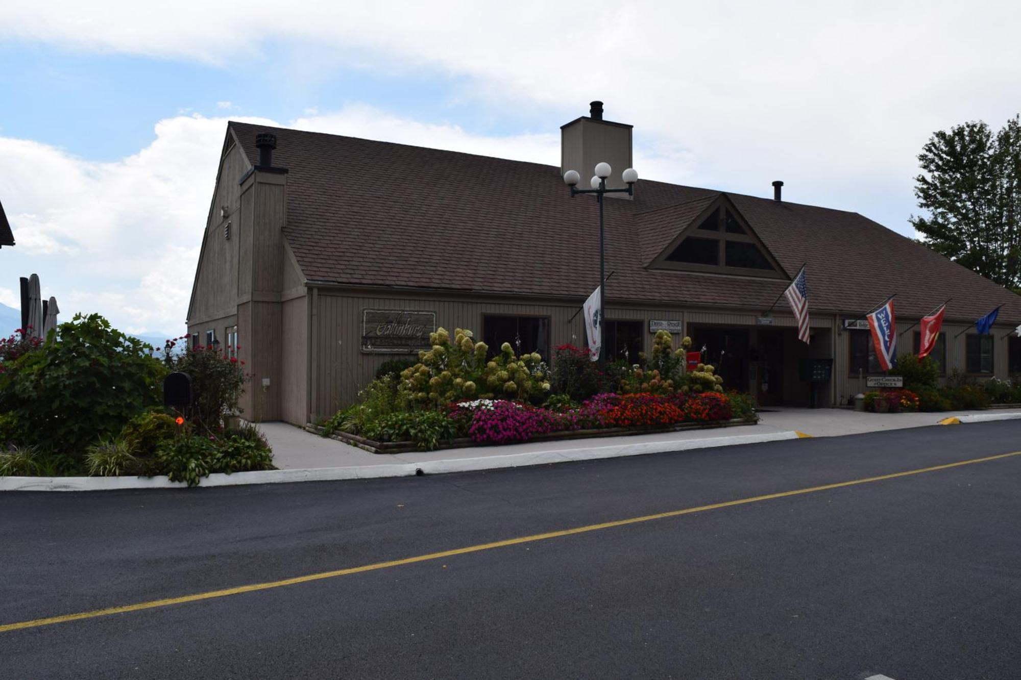 Cozy Cub, Breath Taking Mtn Views, Indoor Pool Apartment *