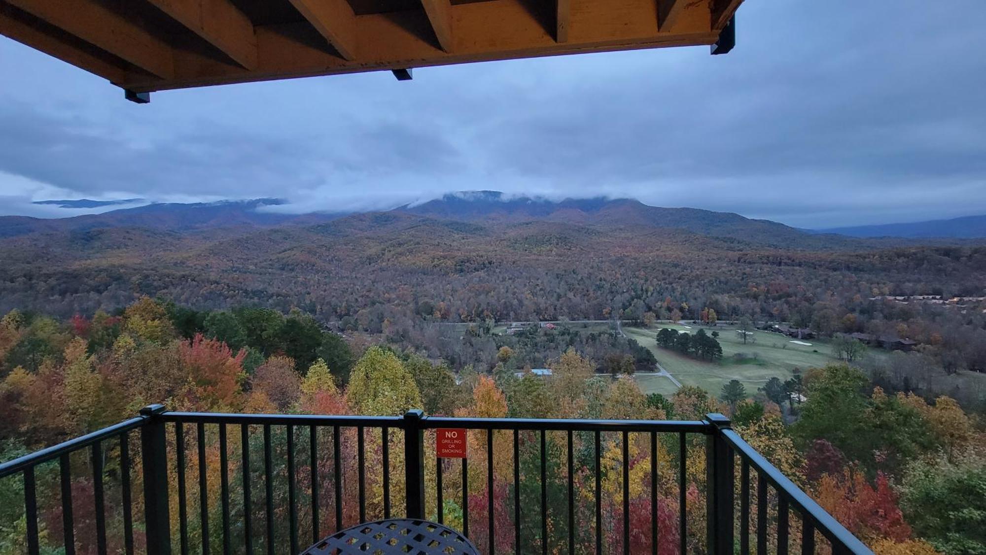 Cozy Cub, Breath Taking Mtn Views, Indoor Pool *