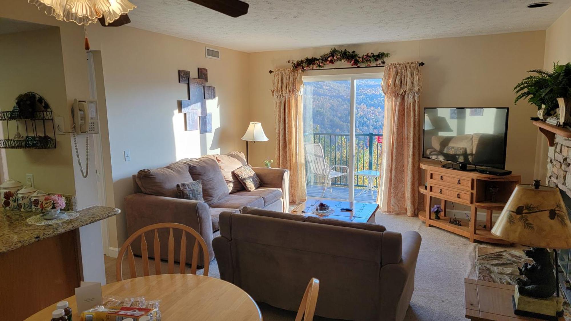 Apartment Cozy Cub, Breath Taking Mtn Views, Indoor Pool Gatlinburg