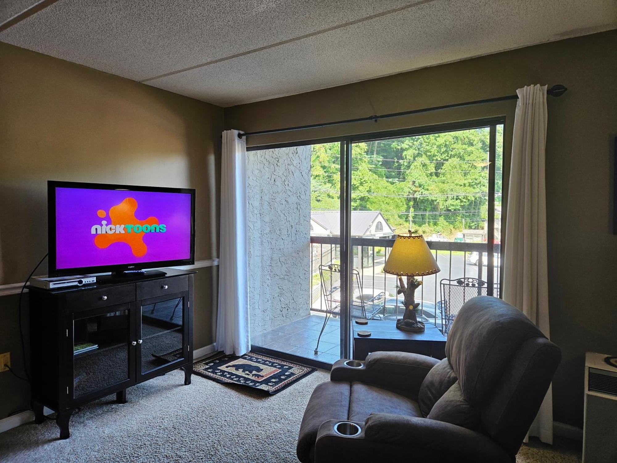 Apartment 202 Olde Place *