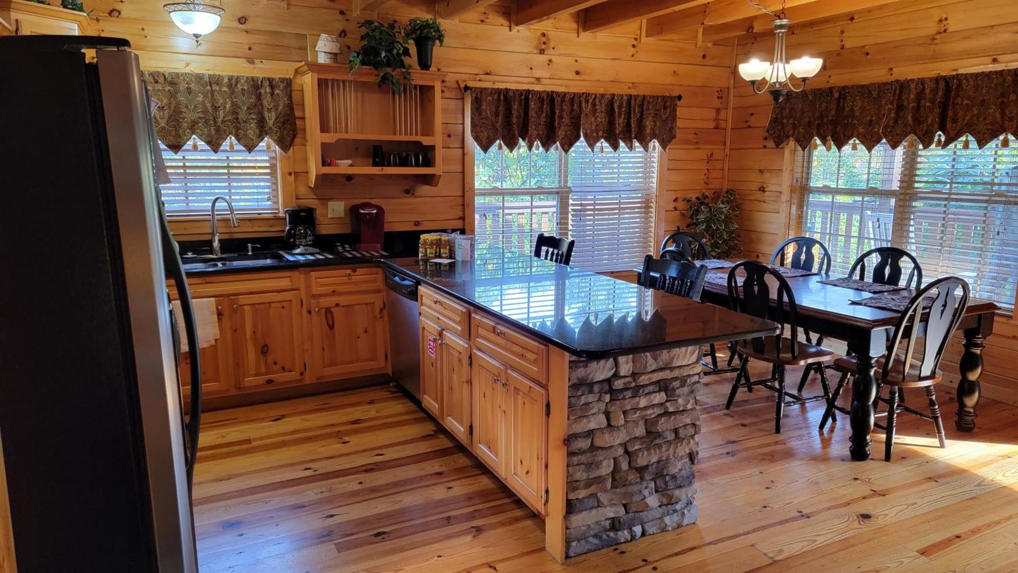 Holiday home Smoky Heights Overlook, Luxury Log Cabin, Mountain & Views
