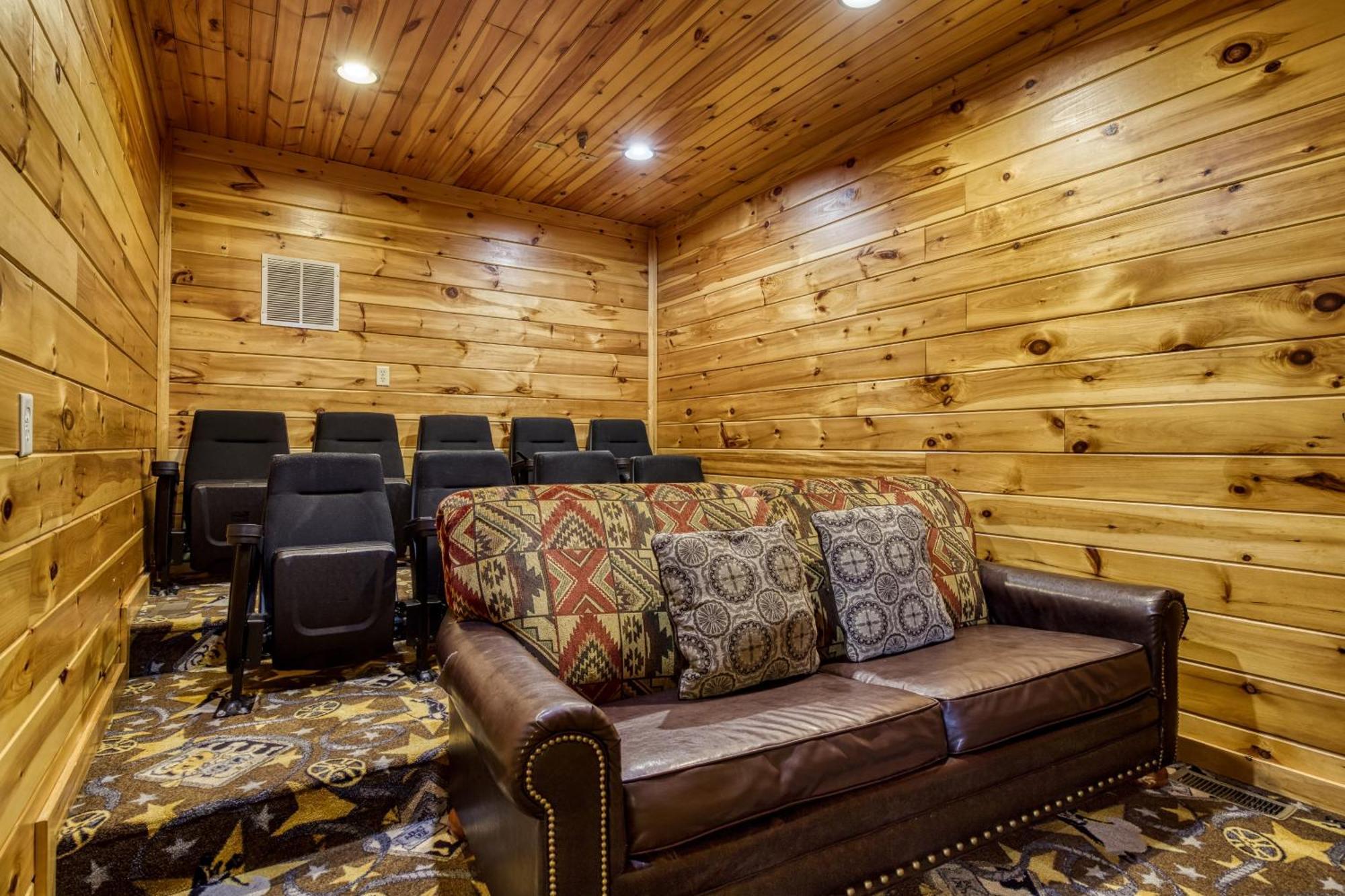 Heights, Hot Tub, Game Room, Theater Room, 1089 Of Free Tickets For Each Paid Day *