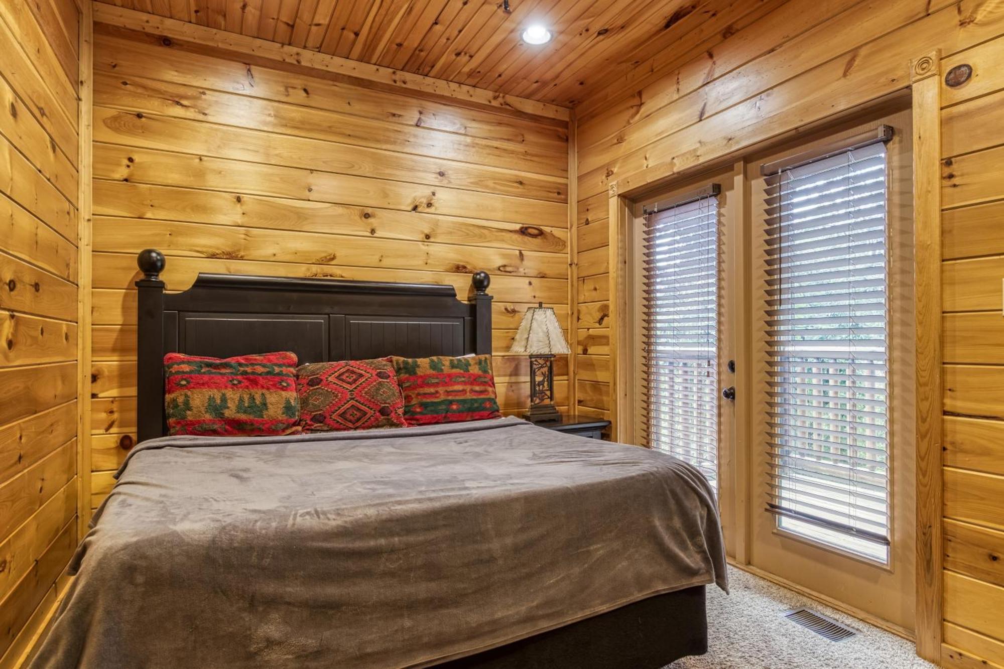 Holiday home Heights, Hot Tub, Game Room, Theater Room, 1089 Of Free Tickets For Each Paid Day