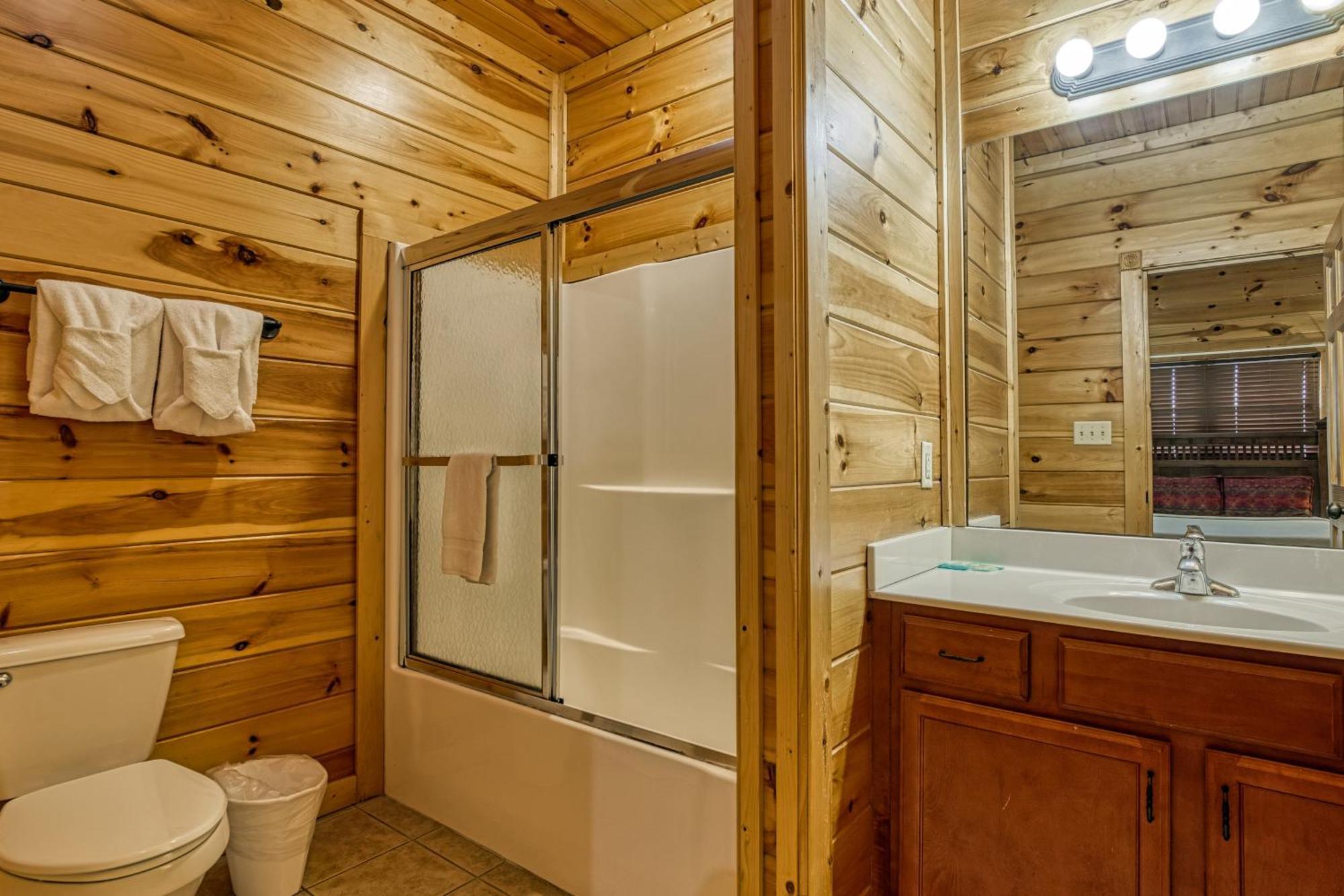 Heights, Hot Tub, Game Room, Theater Room, 1089 Of Free Tickets For Each Paid Day *