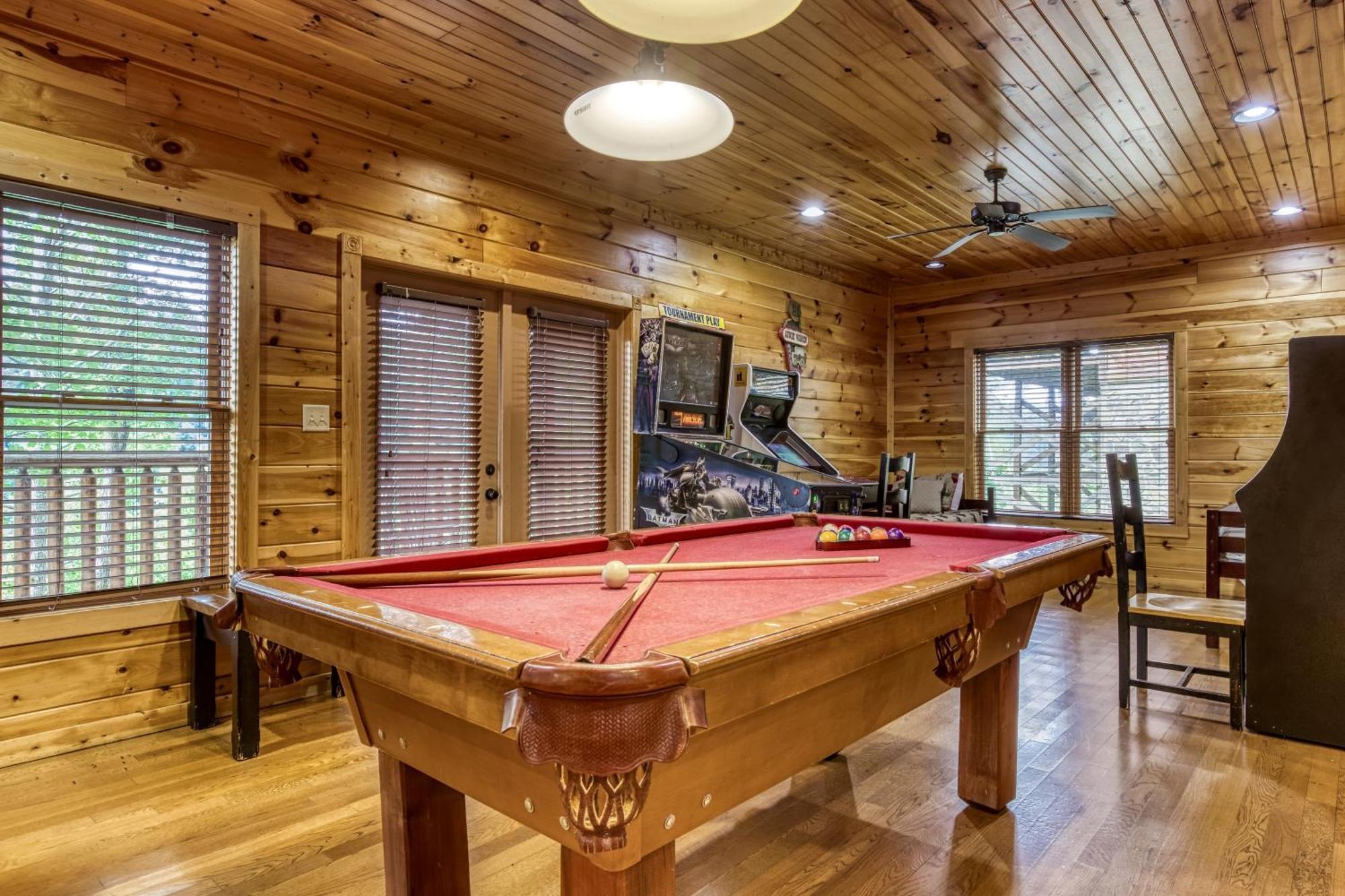 Heights, Hot Tub, Game Room, Theater Room, 1089 Of Free Tickets For Each Paid Day
