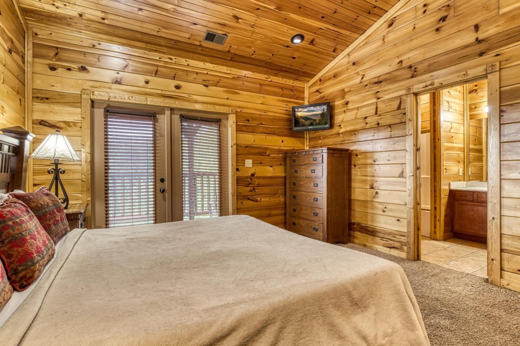 Holiday home Heights, Hot Tub, Game Room, Theater Room, 1089 Of Free Tickets For Each Paid Day Gatlinburg