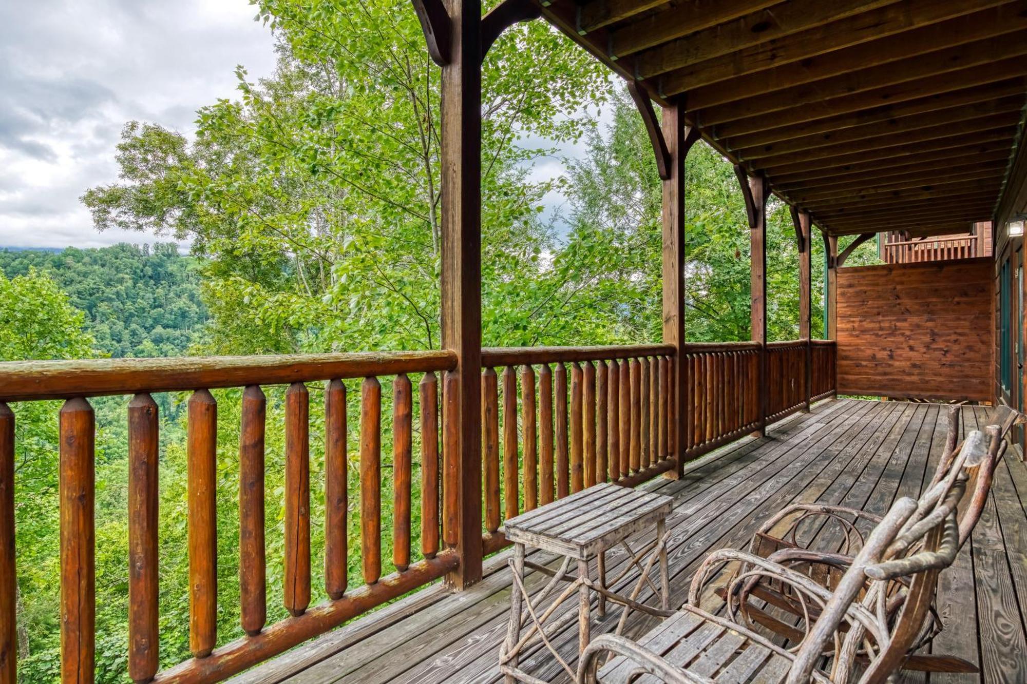 Heights, Hot Tub, Game Room, Theater Room, 1089 Of Free Tickets For Each Paid Day Holiday home