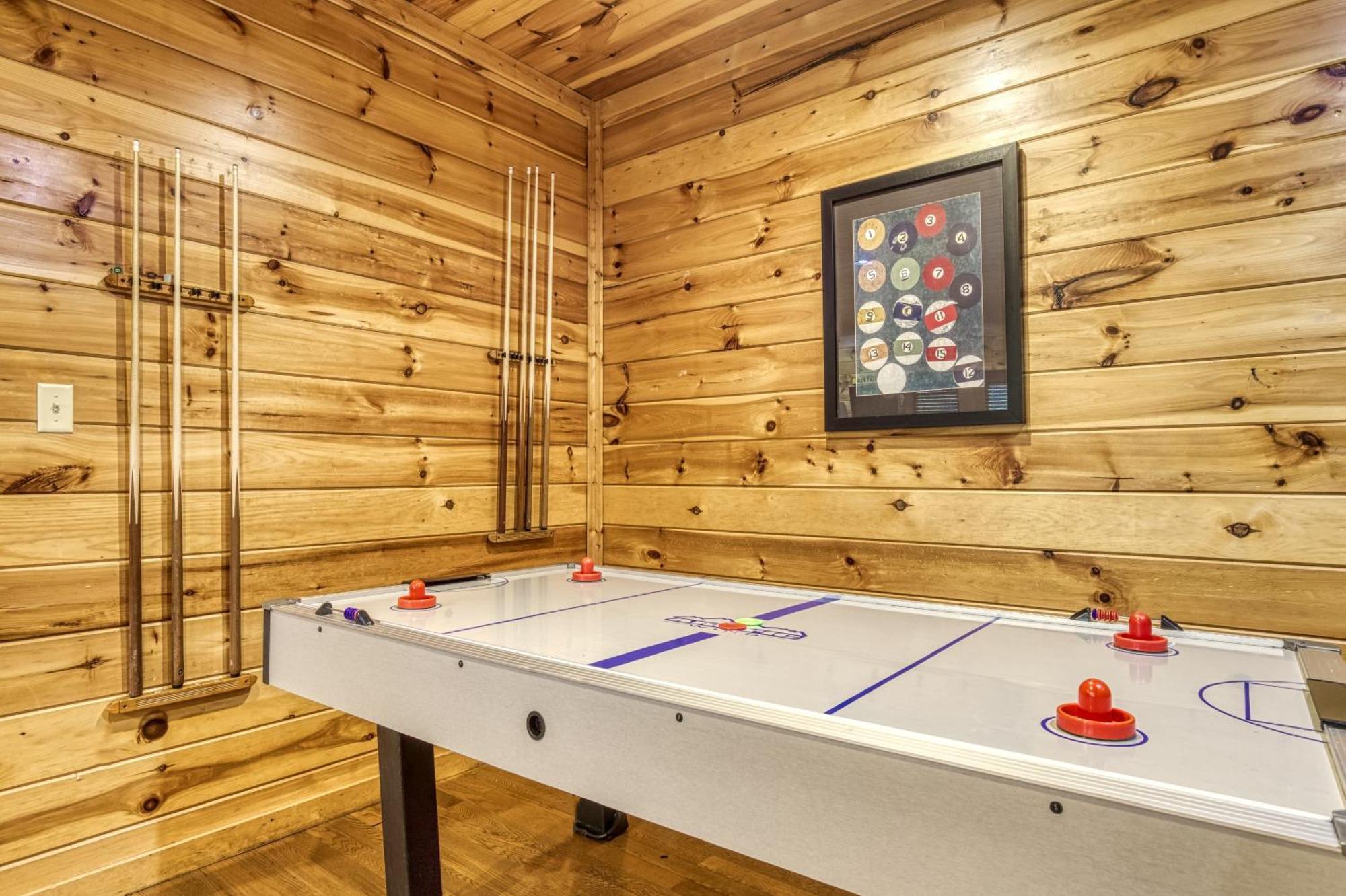 Heights, Hot Tub, Game Room, Theater Room, 1089 Of Free Tickets For Each Paid Day *