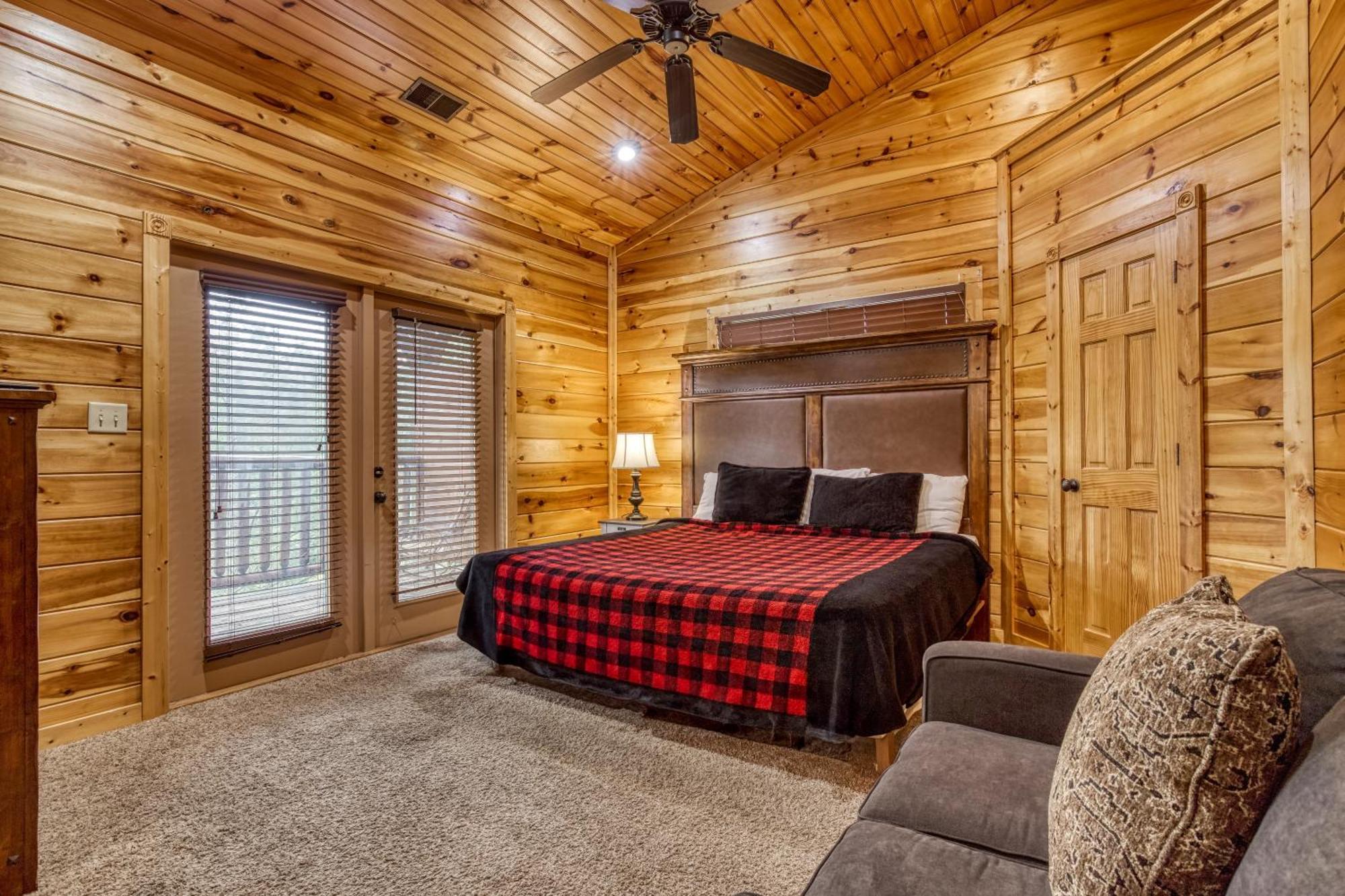 Heights, Hot Tub, Game Room, Theater Room, 1089 Of Free Tickets For Each Paid Day Holiday home *
