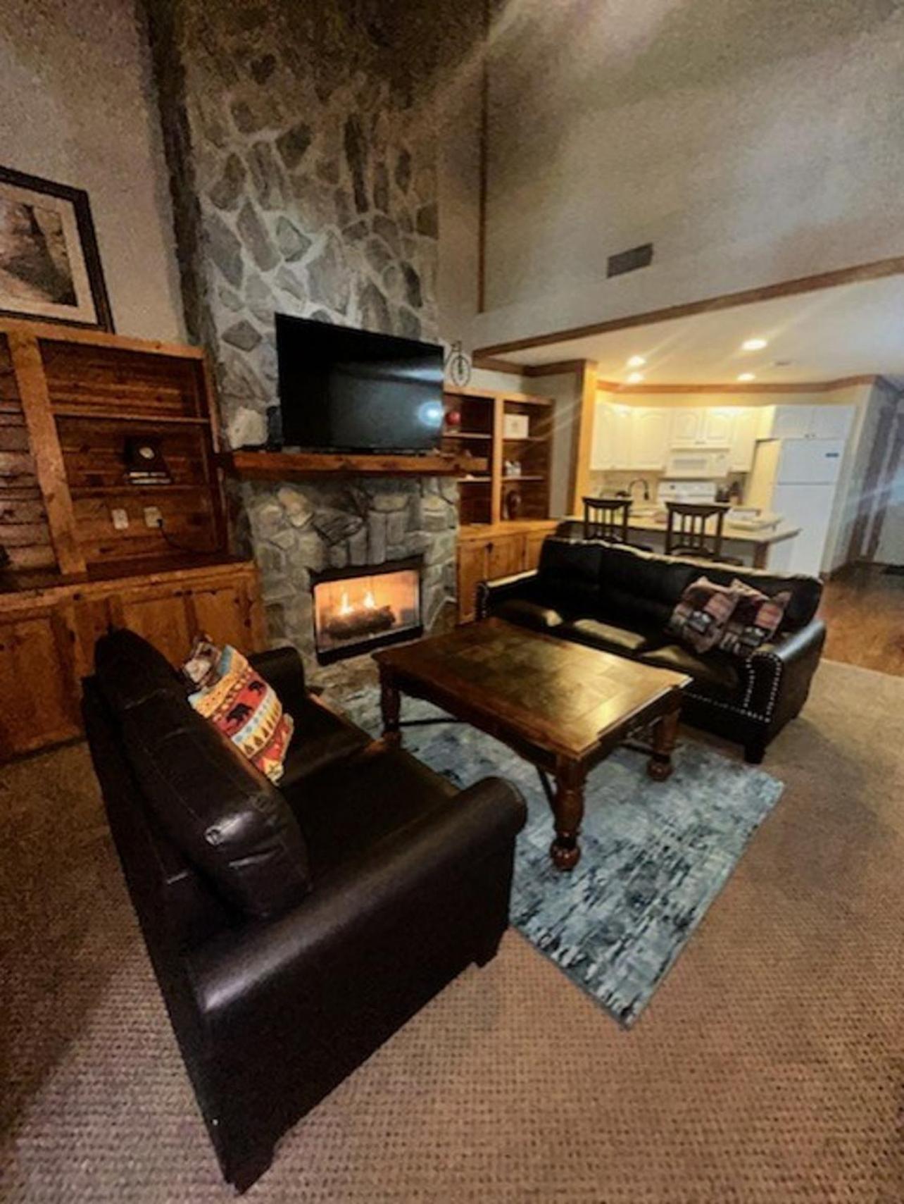 Newly Remodeled, Pool Table, Pool, Gym, Hiking! *