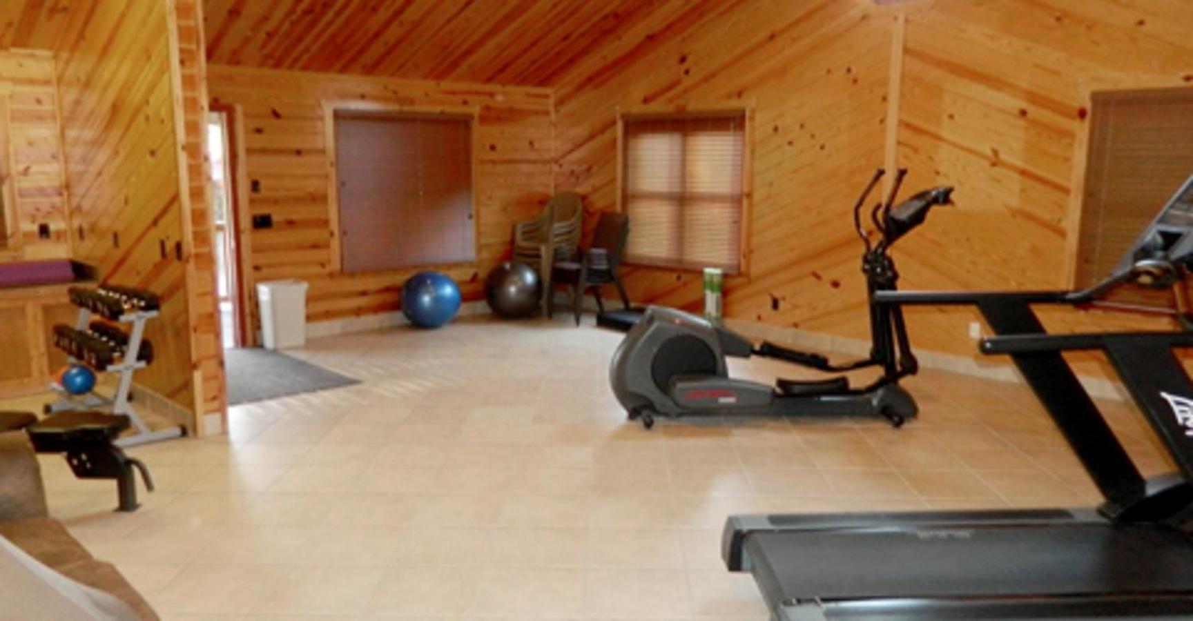 Holiday home Newly Remodeled, Pool Table, Pool, Gym, Hiking!