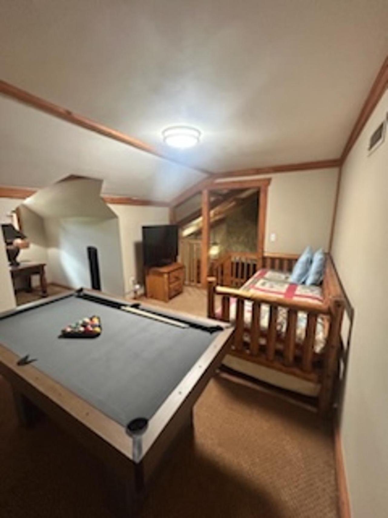 Newly Remodeled, Pool Table, Pool, Gym, Hiking! *