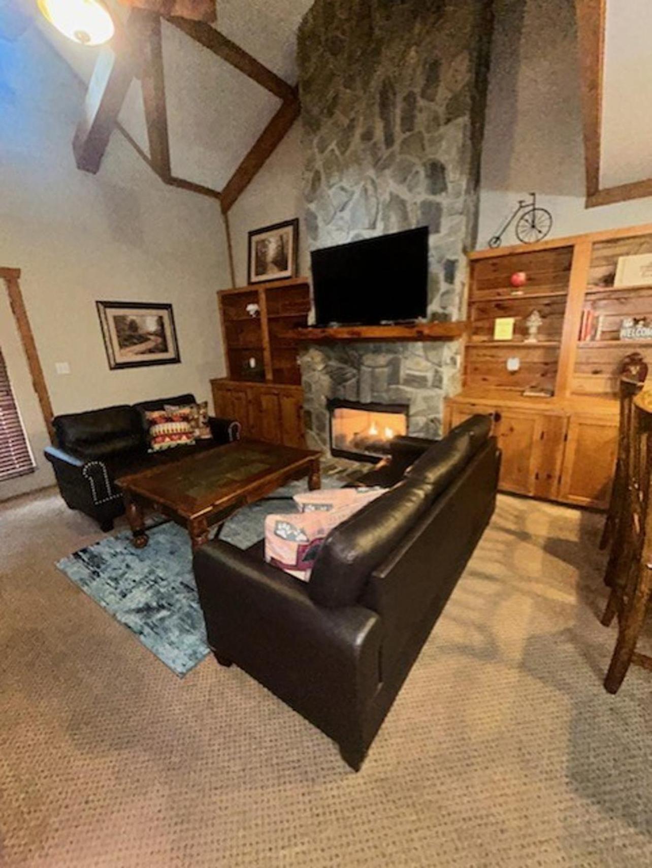 Newly Remodeled, Pool Table, Pool, Gym, Hiking! Gatlinburg