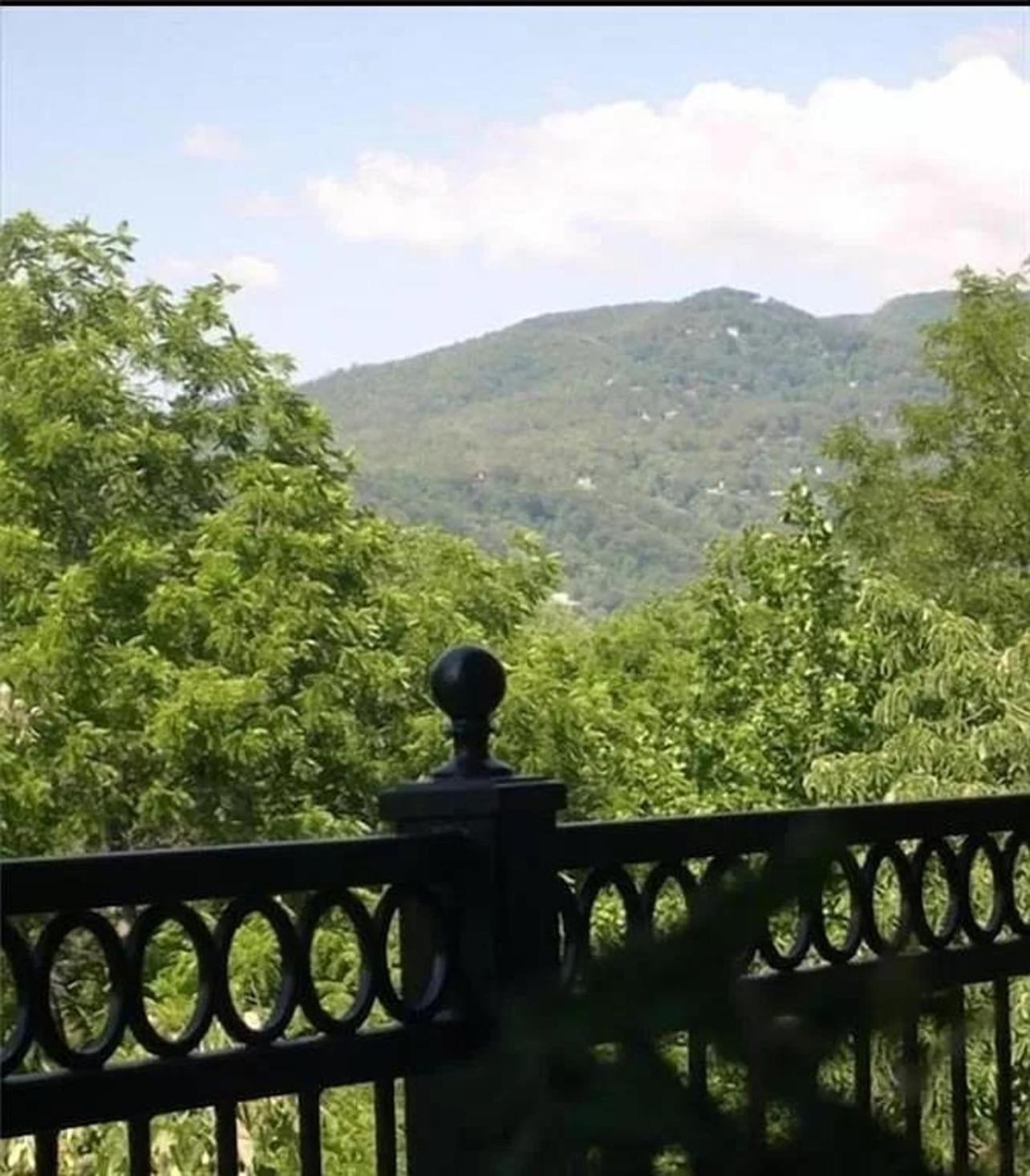 Luxurious Condo, Pool, Fireplace, Hiking Holiday home Gatlinburg
