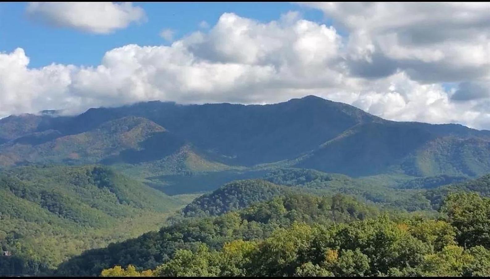 Holiday home Luxurious Condo, Pool, Fireplace, Hiking Gatlinburg