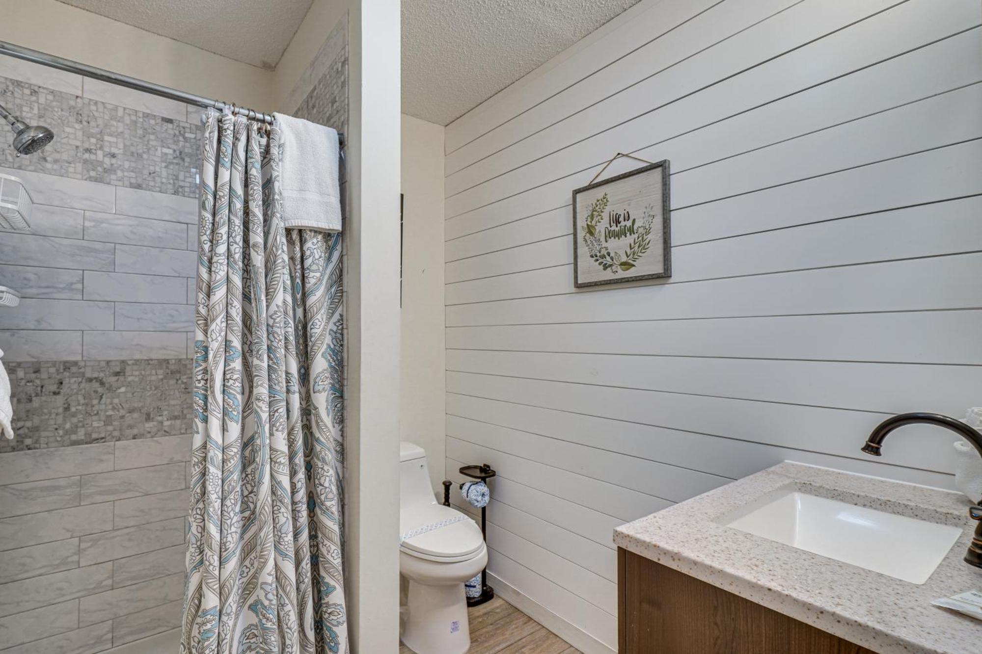 Mountain Townhome With Pool Access! Holiday home Gatlinburg