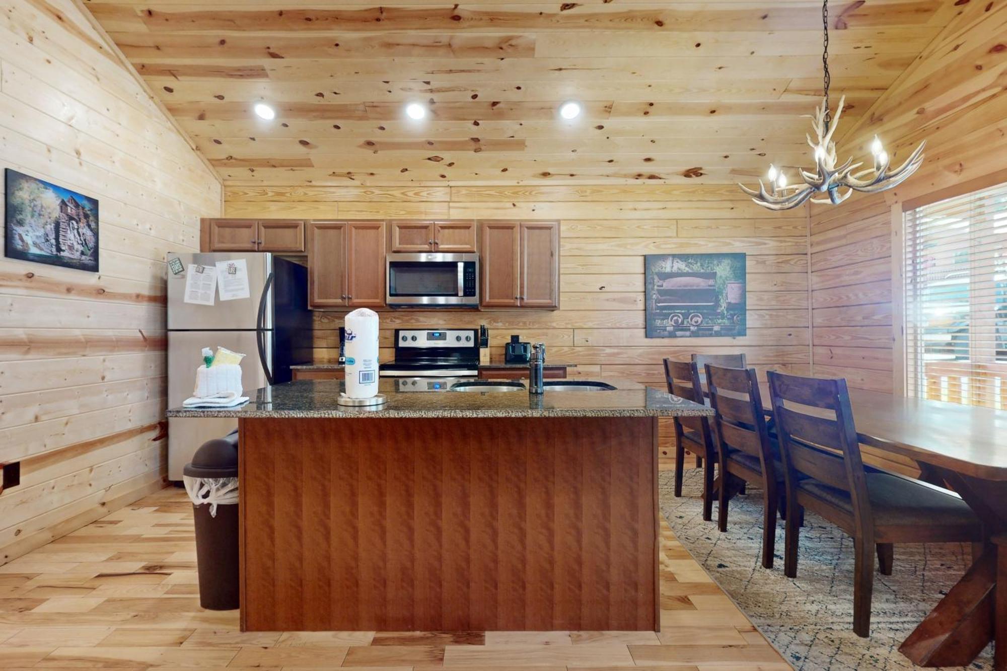 White Oak Southern Comfort * Gatlinburg