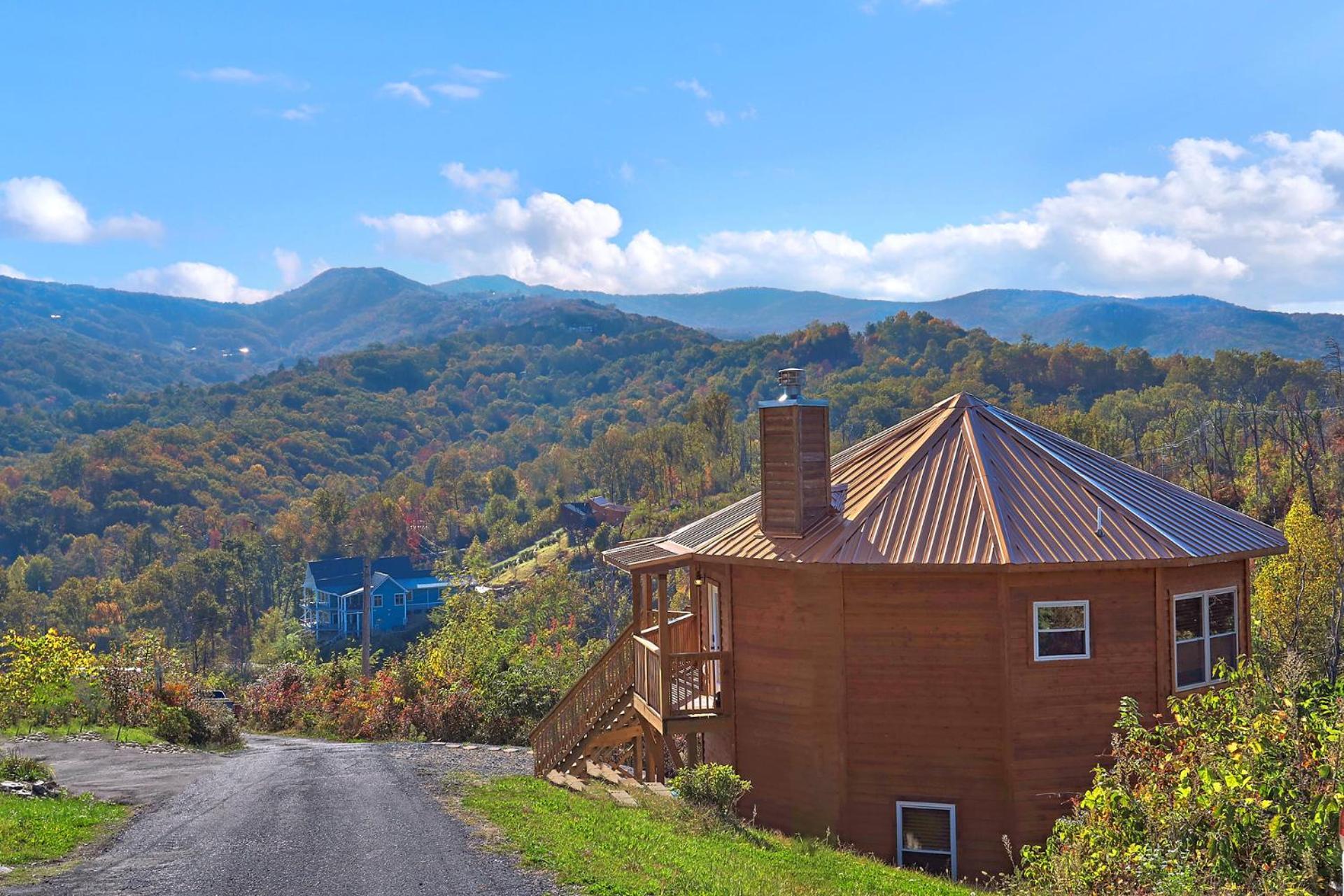 Mountain Overlook * Gatlinburg