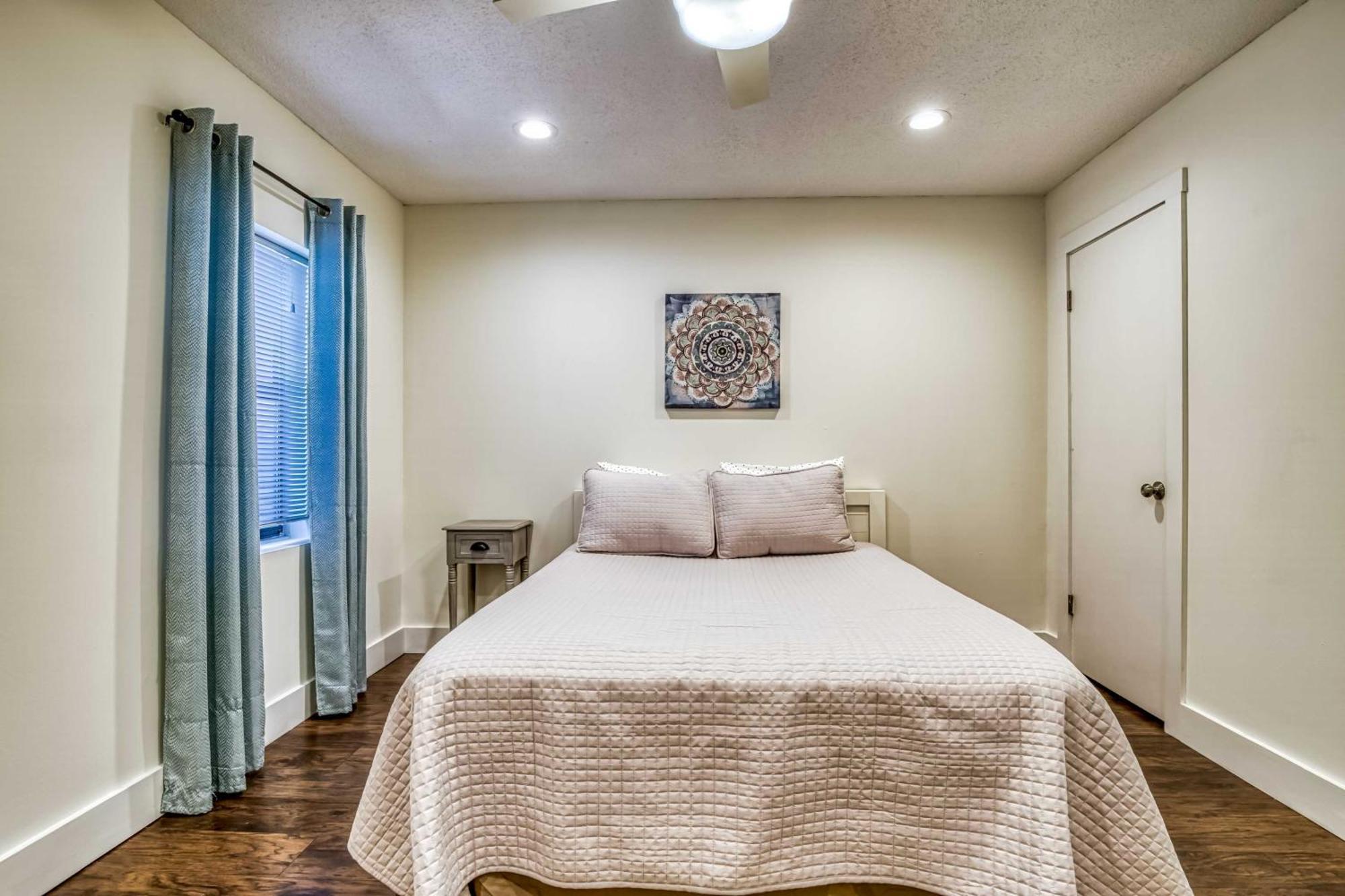 Mountain Townhome With Pool Access! Holiday home Gatlinburg