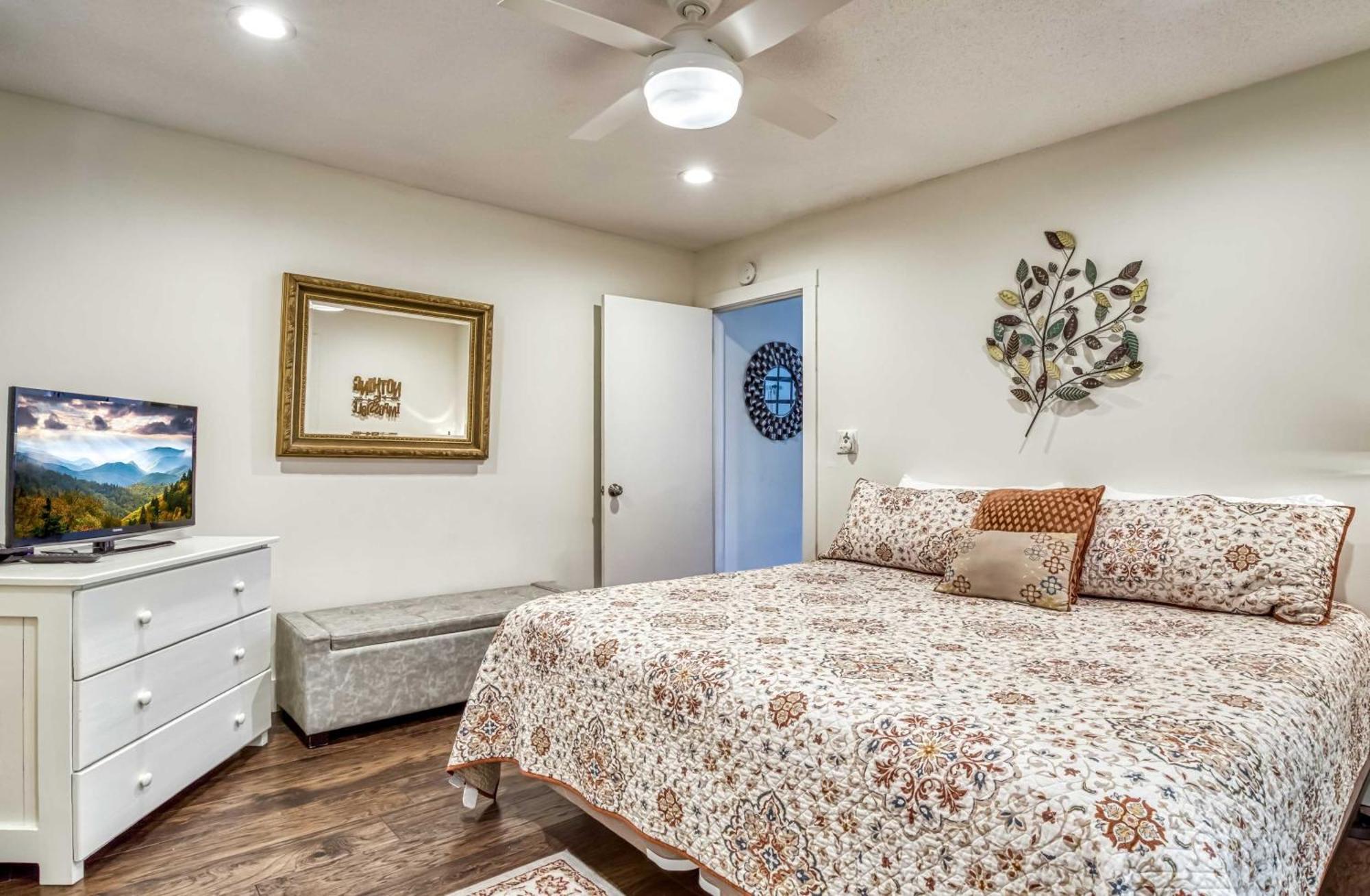 Holiday home Mountain Townhome With Pool Access! Gatlinburg