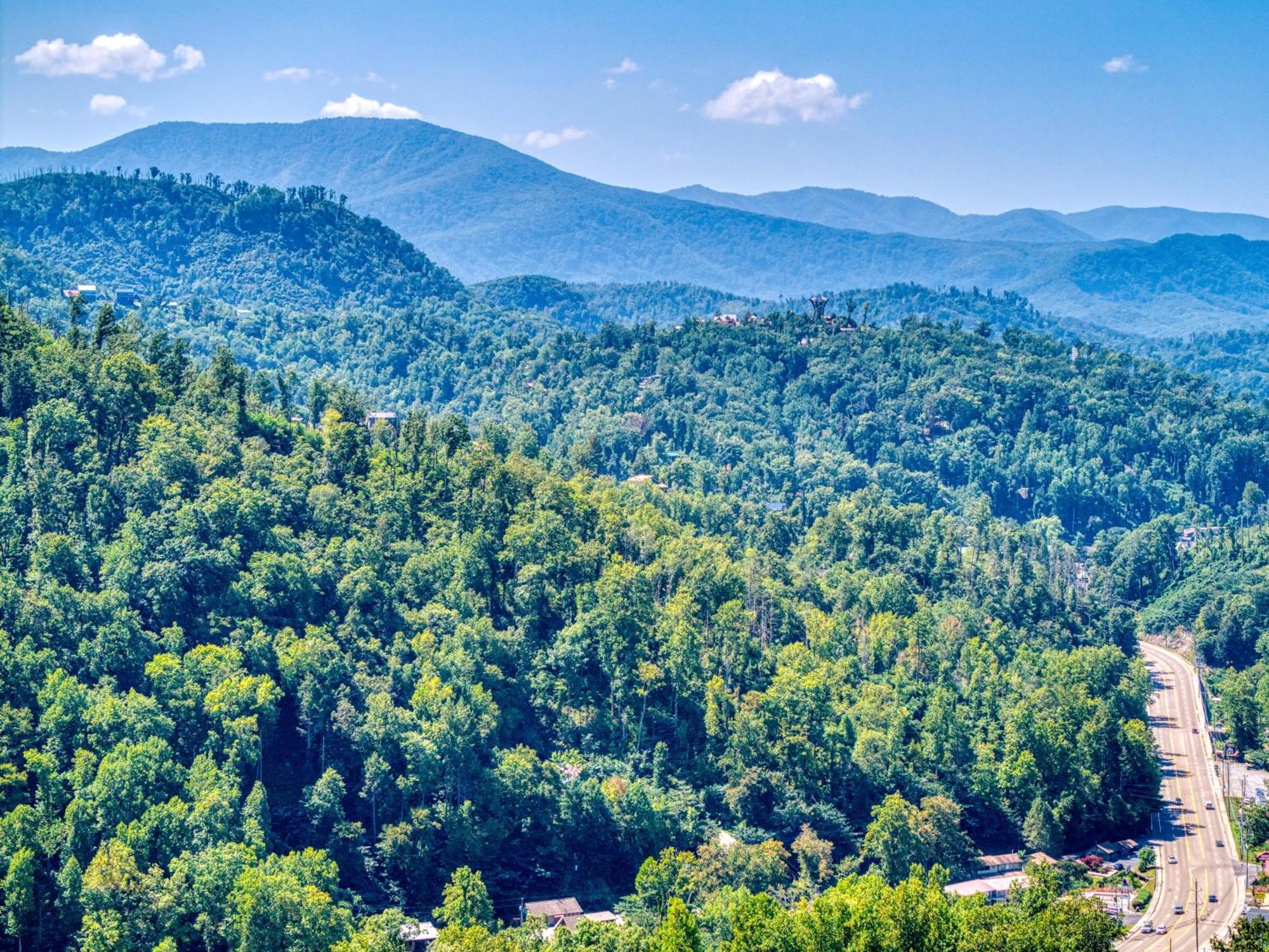 Heights, Hot Tub, Game Room, Theater Room, 1089 Of Free Tickets For Each Paid Day Holiday home *