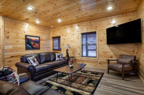 Escape To Nature's Embrace - Indoor Pool & Theatre
