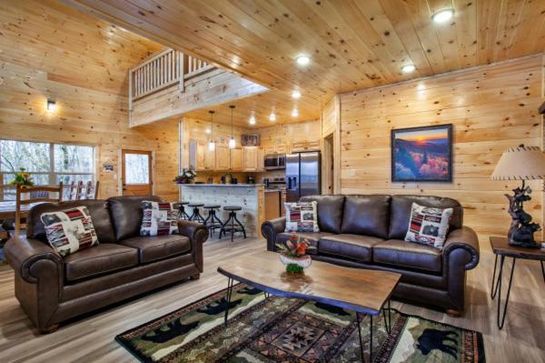 Escape To Nature's Embrace - Indoor Pool & Theatre * Gatlinburg
