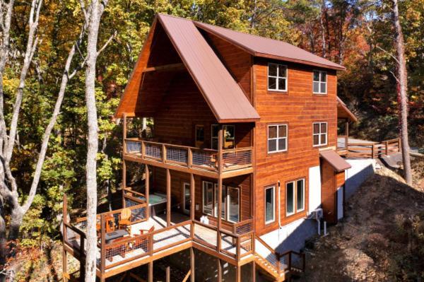 Escape To Nature's Embrace - Indoor Pool & Theatre Gatlinburg