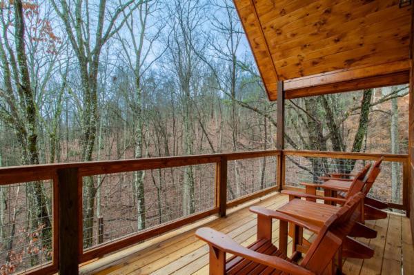 Escape To Nature's Embrace - Indoor Pool & Theatre Holiday home Gatlinburg