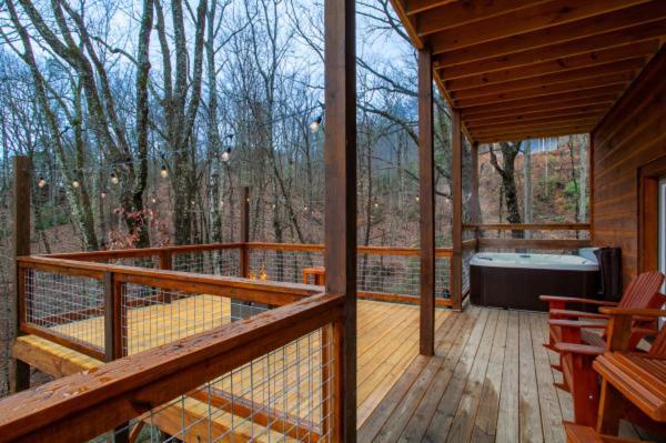 Holiday home Escape To Nature's Embrace - Indoor Pool & Theatre Gatlinburg