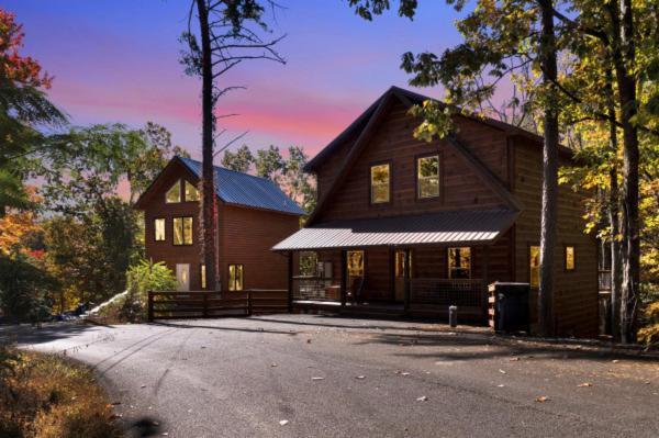 Escape To Nature's Embrace - Indoor Pool & Theatre *