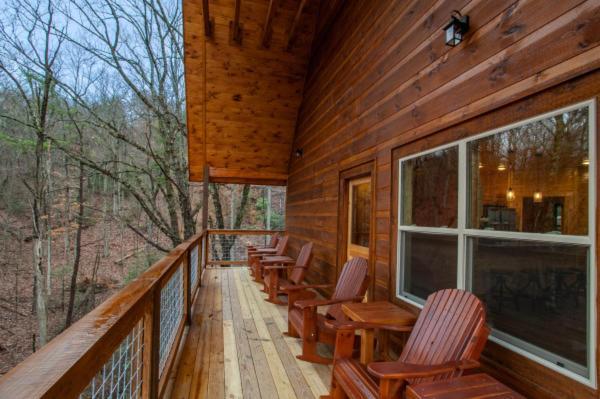 Escape To Nature's Embrace - Indoor Pool & Theatre Holiday home