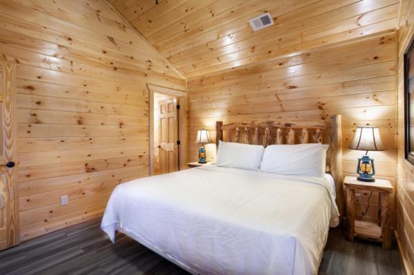 Holiday home Escape To Nature's Embrace - Indoor Pool & Theatre *
